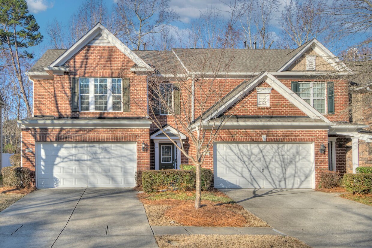 Foto principal - Nestled in the sought-after Ballantyne area