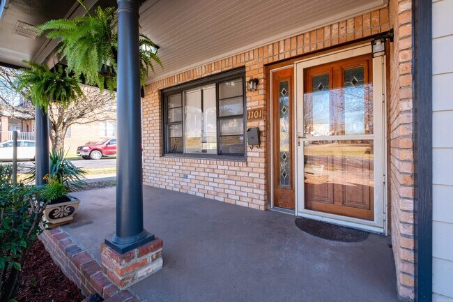 Foto del edificio - 1101 W Charles Bussey Ave