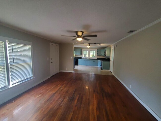 Foto del edificio - 5430 Greenleaf Rd