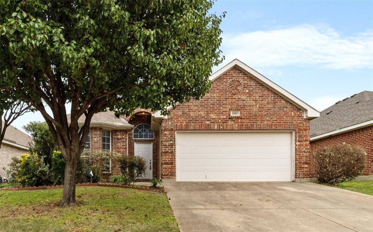 Primary Photo - 1005 Shortleaf Pine Dr