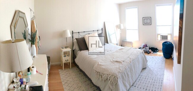 Foto del edificio - NORTH 8TH STREET & BERRY STREET