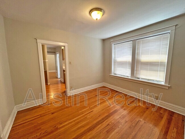 Building Photo - 4614 Shenandoah Ave