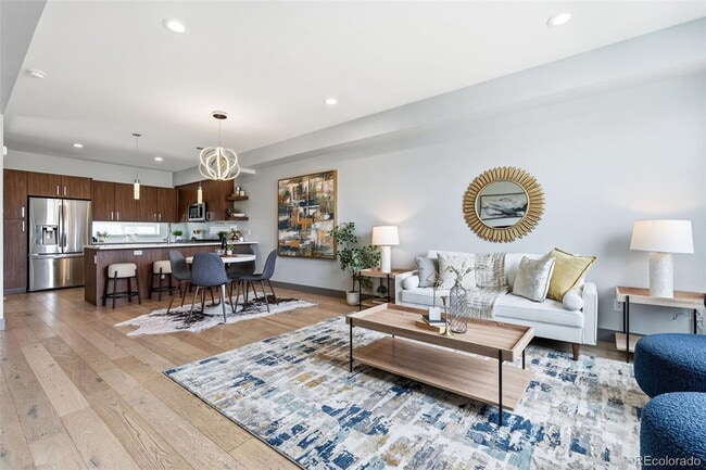 Building Photo - 2-Bed/2.5 Bath Townhouse with 2 car garage!  Upper level deck with views!