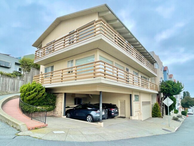Foto del edificio - Immaculately Updated Ashbury Heights 1BR/1...