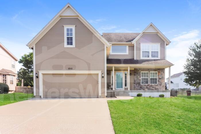 Primary Photo - Spacious 4 bd, 3bth Home in Lee's Summit!