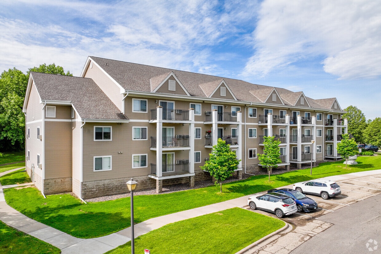 Primary Photo - Shenandoah Woods Apartments