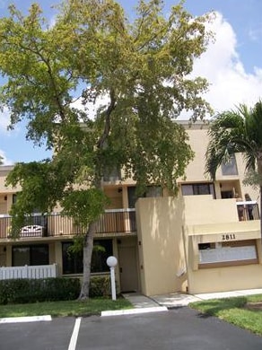 Building Photo - 2811 SW 87th Ter