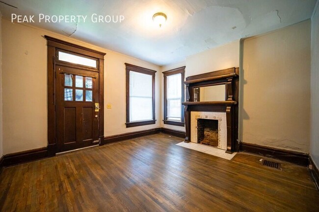 Building Photo - 129 E 12th Ave