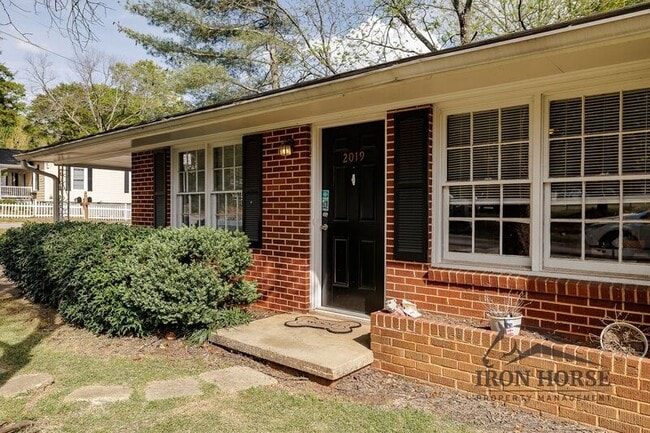 Photo - 2021 S Lumpkin St House