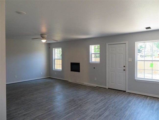 Building Photo - 8102 Howton St
