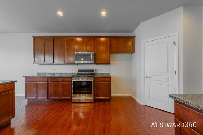 Foto del edificio - 3439 Birch Ln
