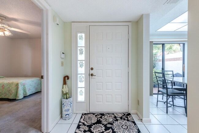 Building Photo - 15310 Strathearn Dr
