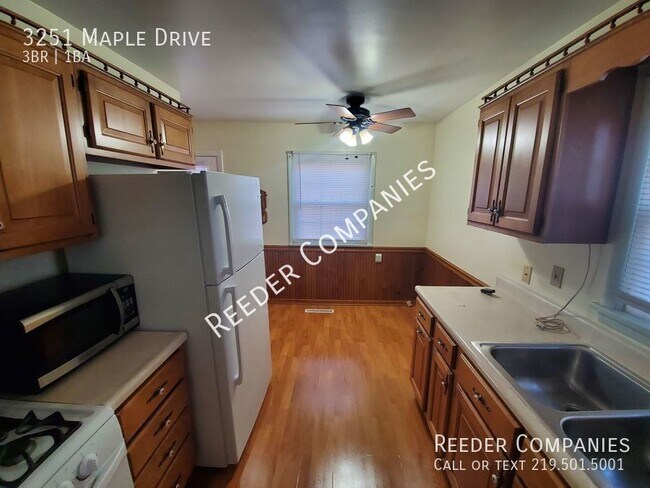 Foto del edificio - 3 bedroom house with a 2 car garage!