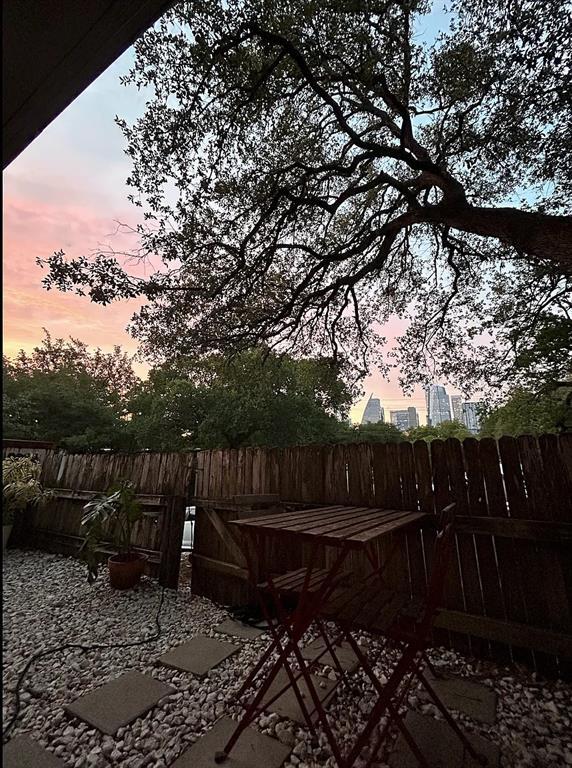 Building Photo - 620 S 1st St