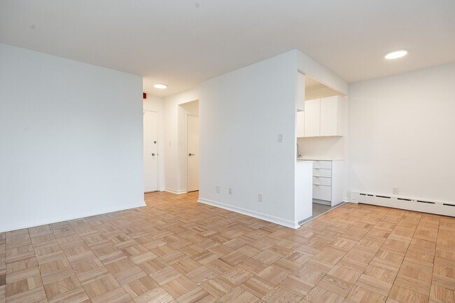 Building Photo - 27 Paxtonia Blvd