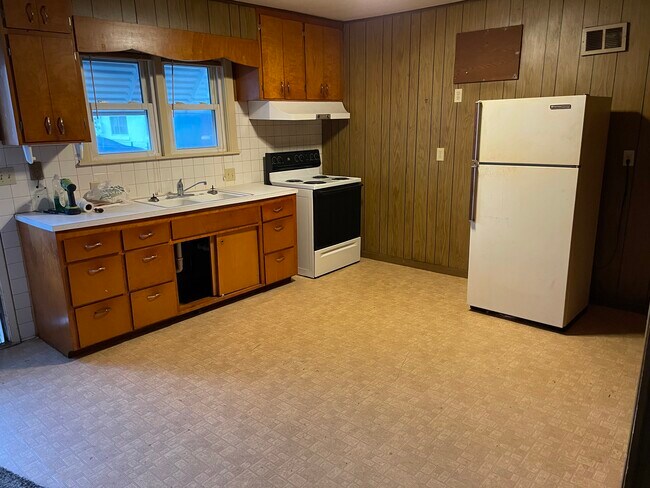 Kitchen - 308 Harrison St