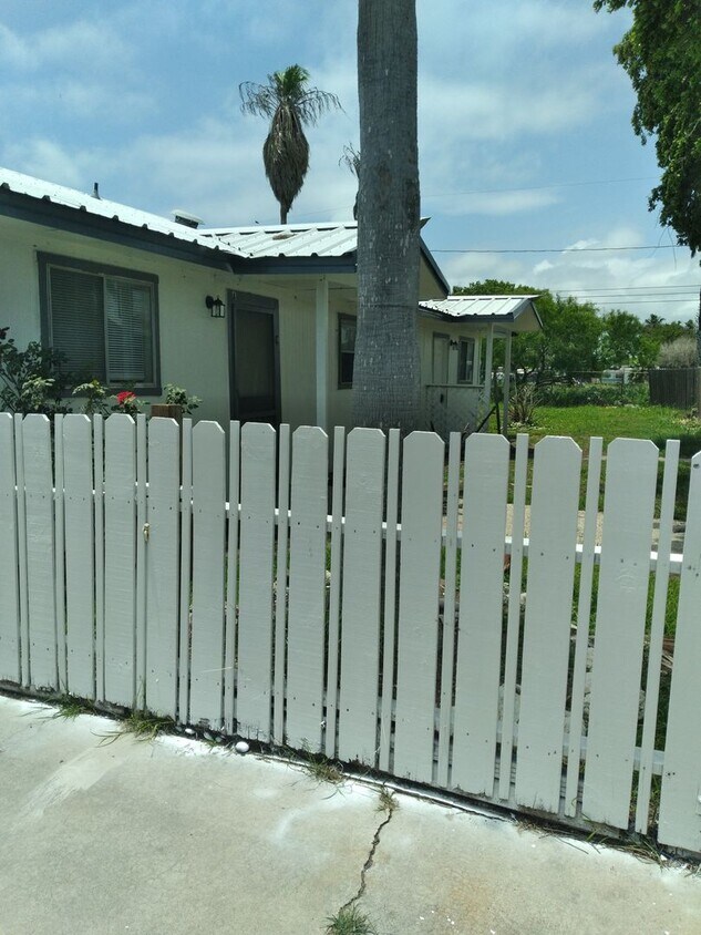 Foto principal - 950 Weaver St