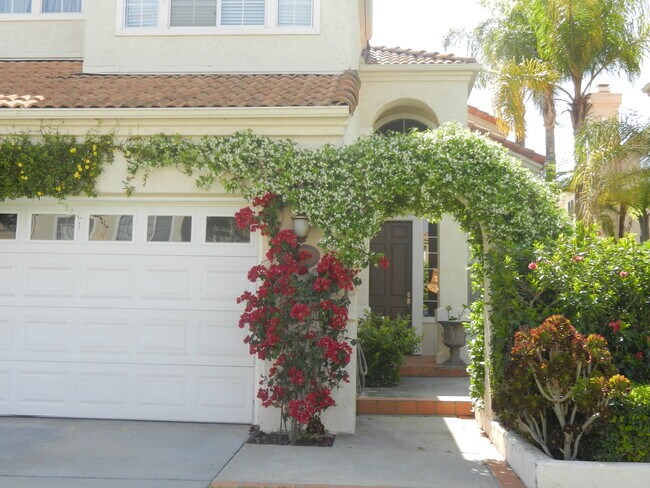Building Photo - 17830 Pueblo Vista Ln