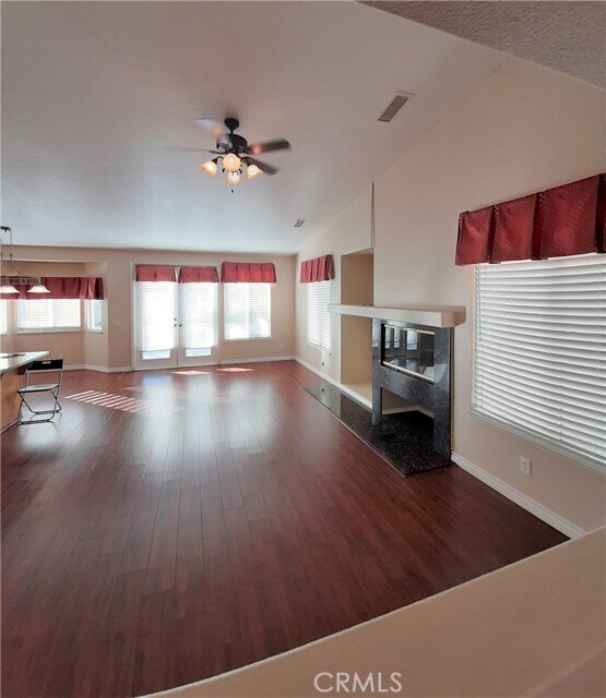 Foto del edificio - 2382 Meadow Glen Dr