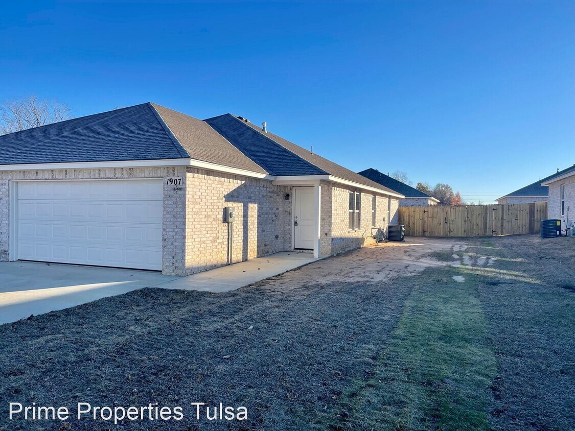 Primary Photo - 3 br, 2 bath House - 1900 Cypress St.
