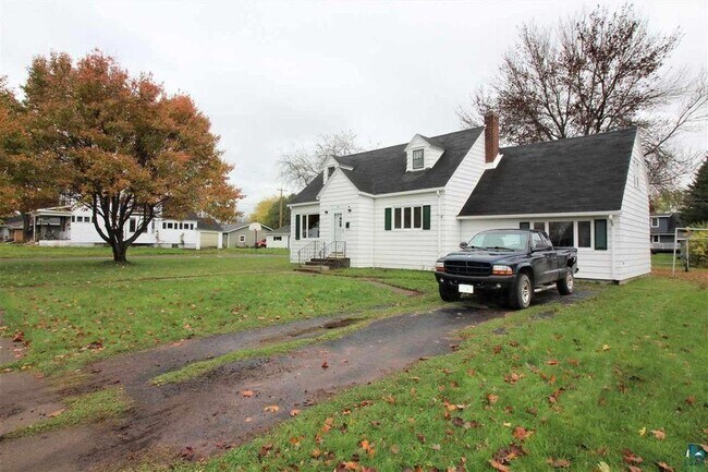 Building Photo - 1121 9th Ave W