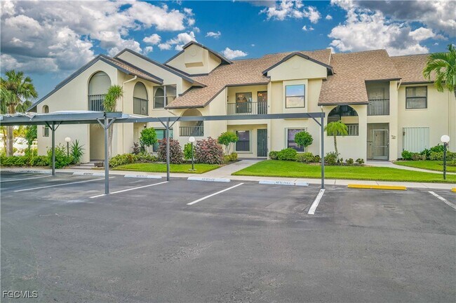 Foto del edificio - 8366 Charter Club Cir