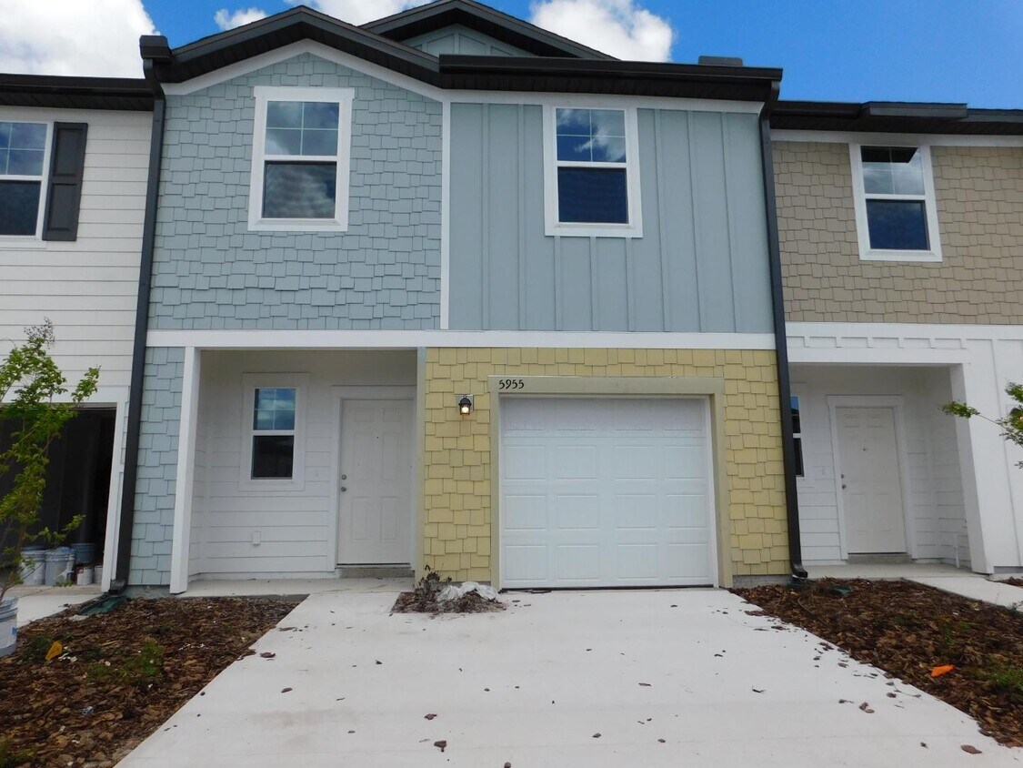 Foto principal - 5955 Chestnut Grv Pl