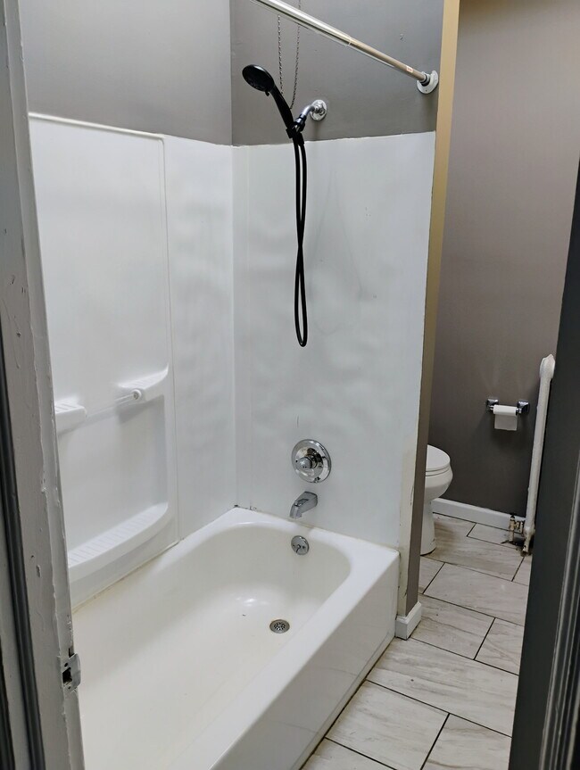 Foto del edificio - 5723 N Woodstock St
