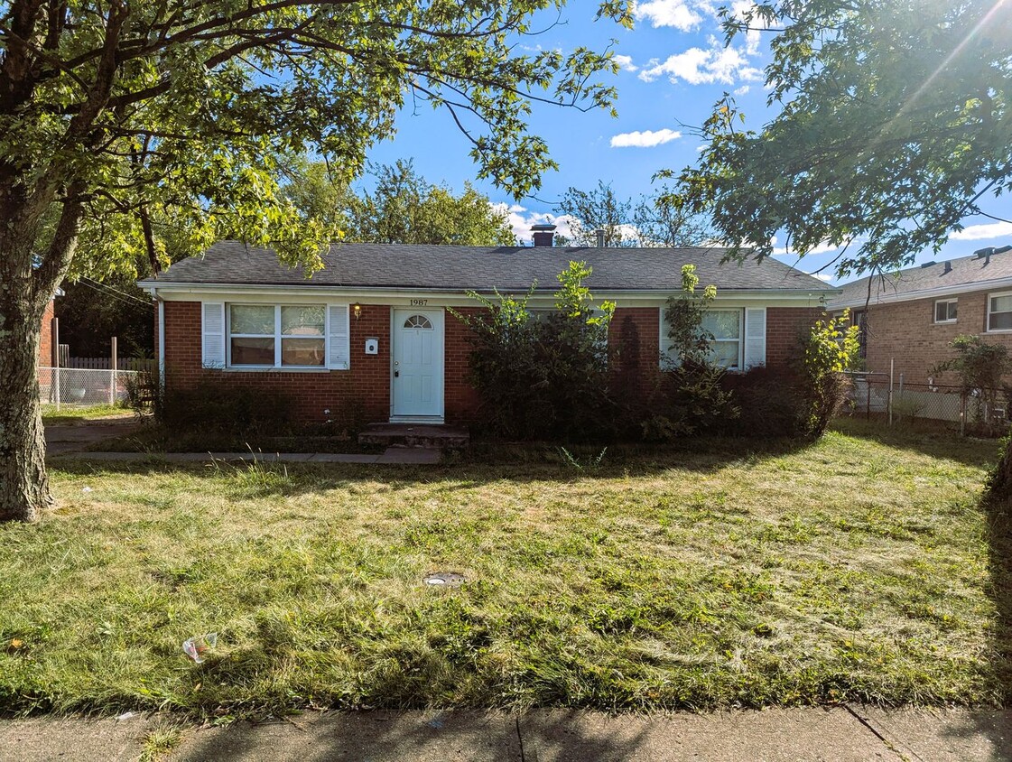 Primary Photo - Great home, great Price!