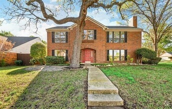 Building Photo - 1561 Yaggi Dr