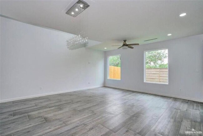 Foto del edificio - 18 Sunset Dr