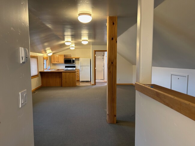 Foto del edificio - 783 Mountain View Rd