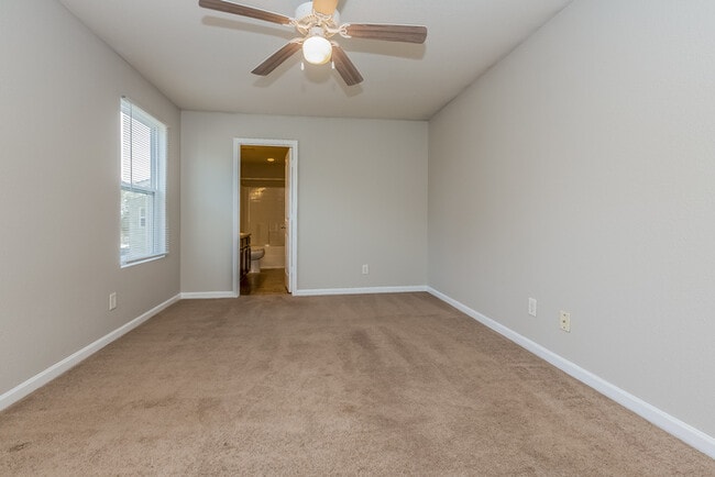 Building Photo - 16866 Wellhouse Dr