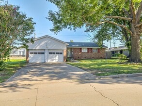 Building Photo - 3909 E 51st Pl