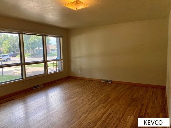 Building Photo - Awesome Four Bedroom Home by CSU Campus!