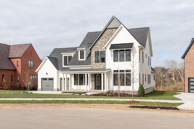 Foto del edificio - Like New 4 Bedroom Luxury Home in Franklin TN