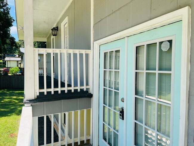 Foto del edificio - Beautiful 3 bedroom, 3 bathroom with large...