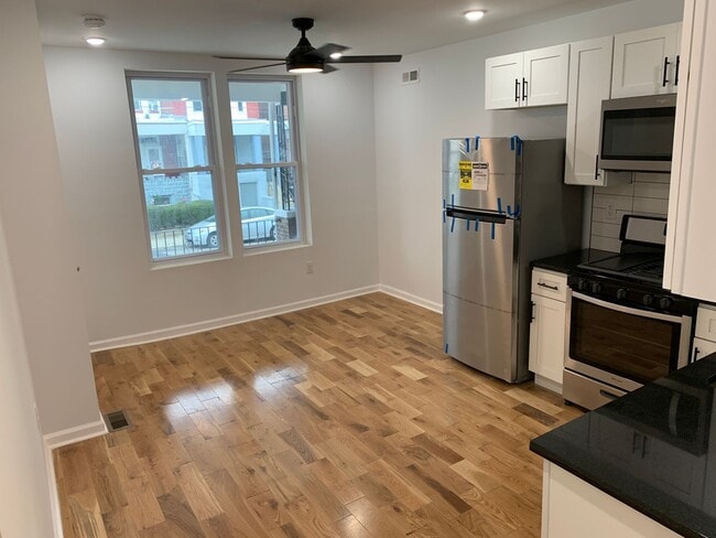 Building Photo - 431 S 56th St