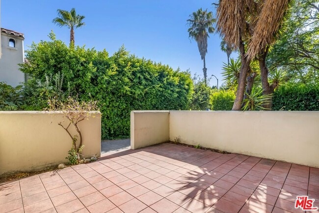 Building Photo - 1612 N Genesee Ave