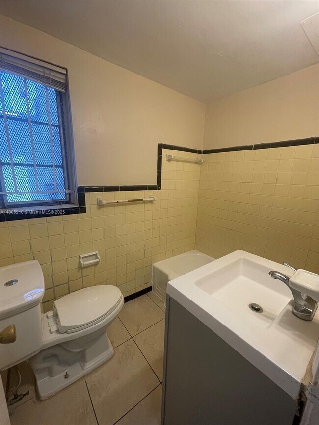 Foto del edificio - 555 SW 7th St