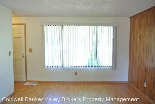 Building Photo - 3 br, 2 bath House - 630 NW Oak Avenue