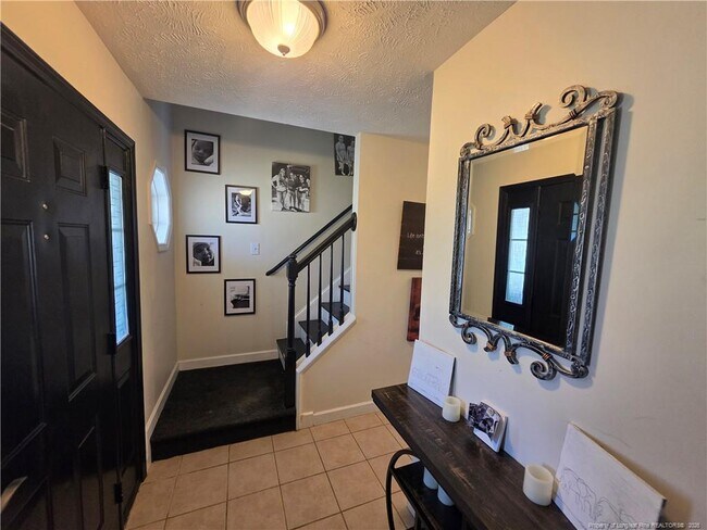 Foto del edificio - 247 Valley View Ct