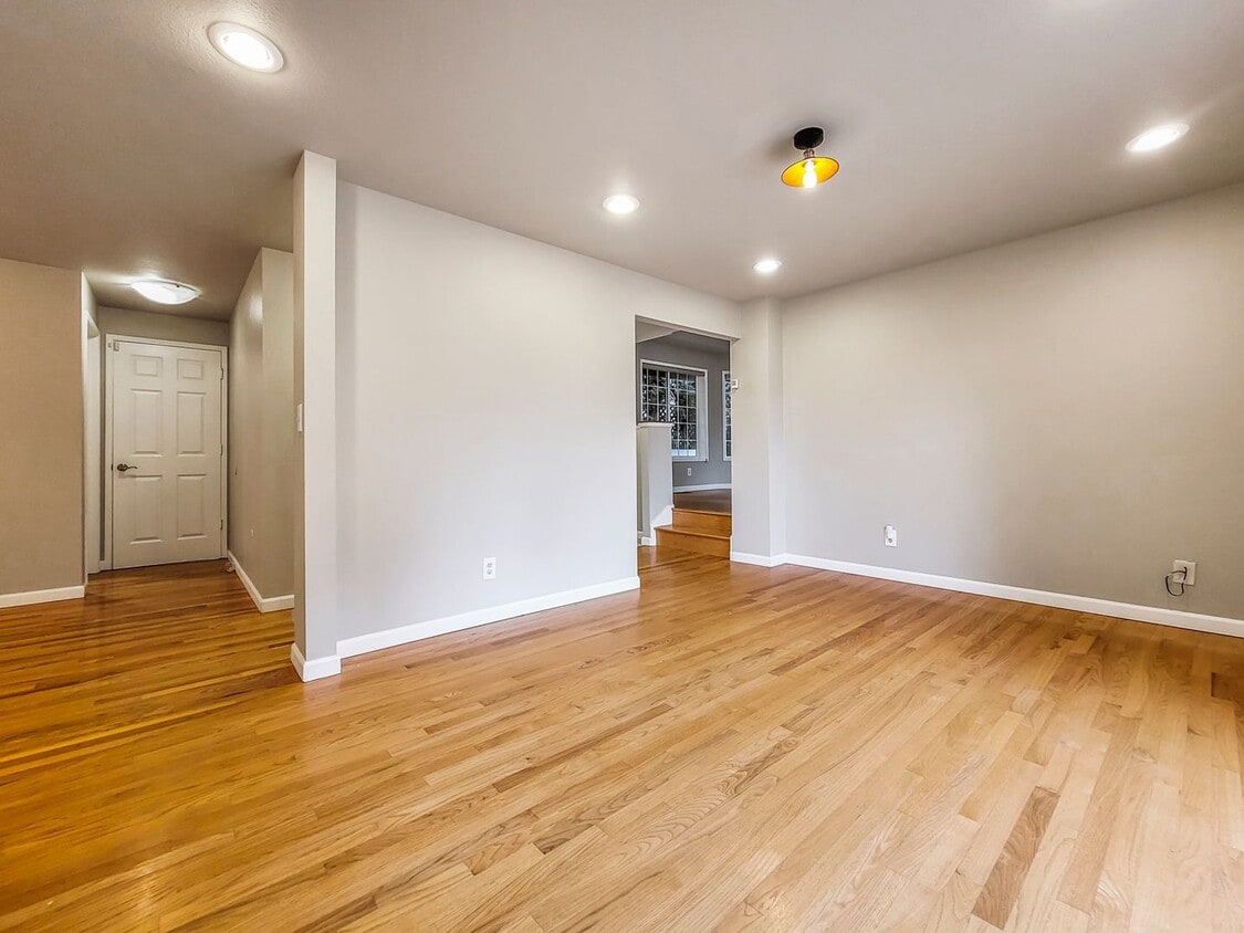 Primary Photo - Centrally Located 4BR Gem near Northgate w...