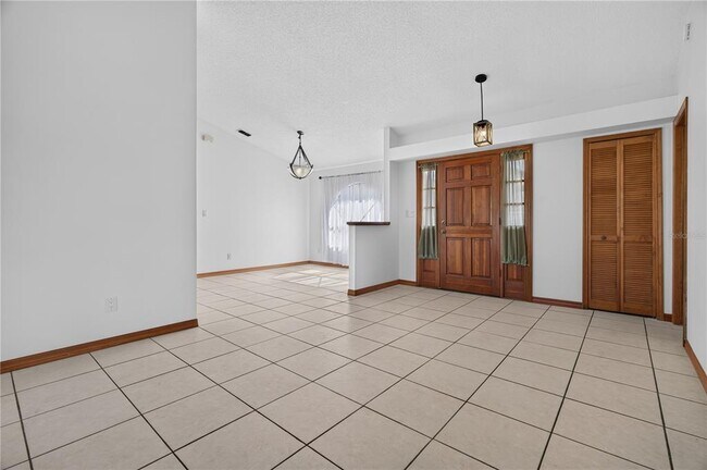 Foto del edificio - 4059 Waterview Loop