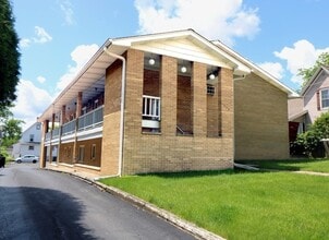 Building Photo - 220 Griffing Ave