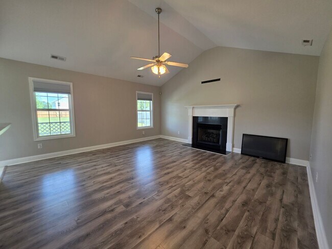 Foto del edificio - Spacious 4-Bedroom Bryan Farms Beauty with Bonus Suite, Large Fenced Yard & RV/Boat Parking!