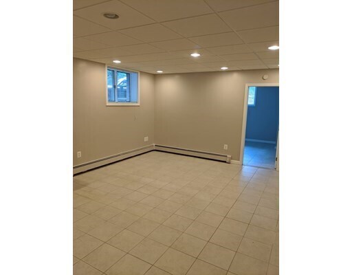 Building Photo - 20 Ledgewood Rd