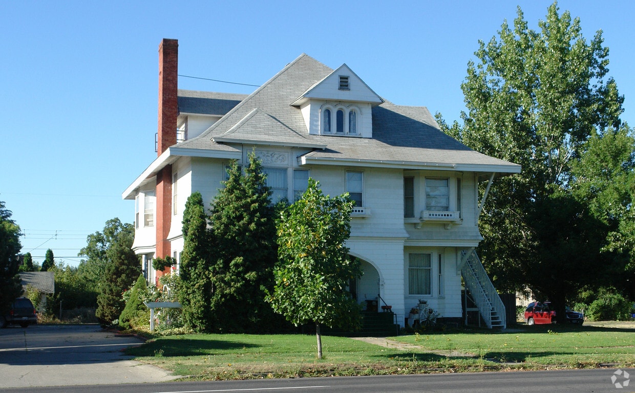 Primary Photo - 606 E Indiana Ave