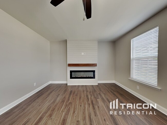 Building Photo - 140 Ashberry Ln