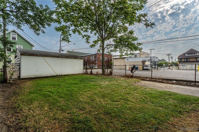 Foto del edificio - 212 Lockwood Ave